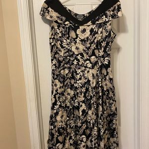 Hearts and Roses Black/Cream/Gray Floral Dress Size 16